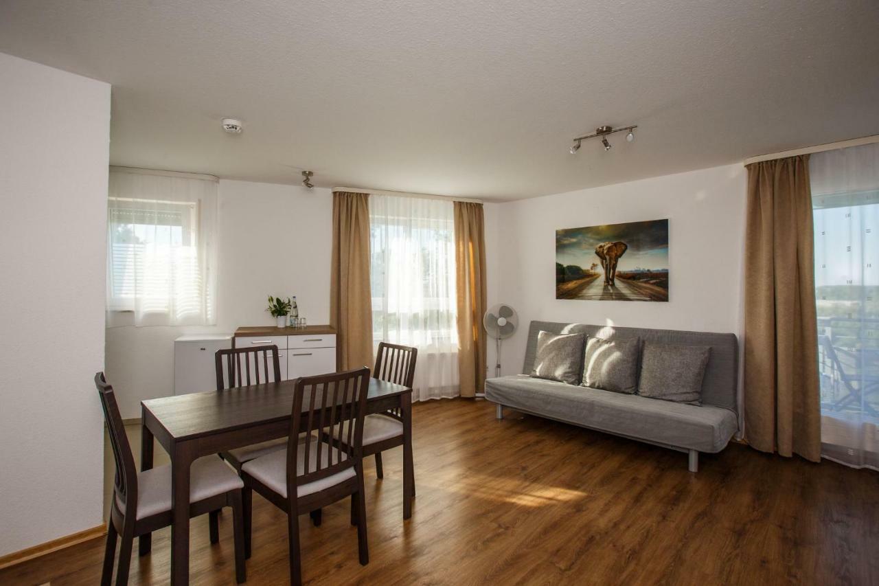 Outlet-Apartment Metzingen Метцинген Экстерьер фото